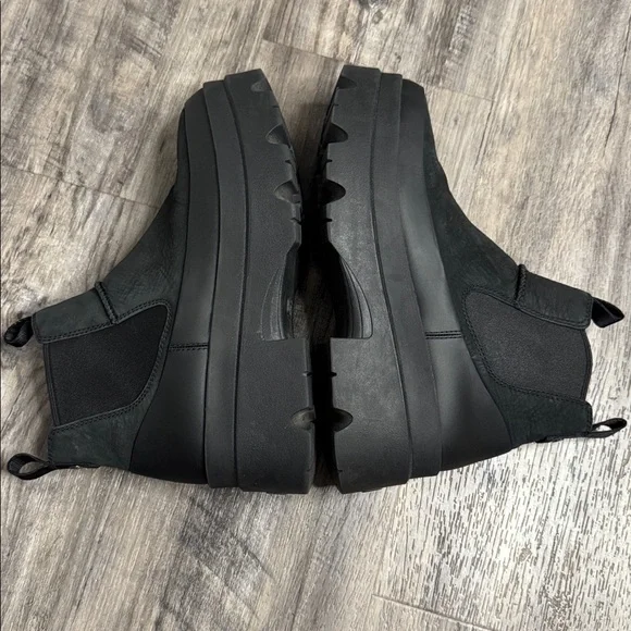 UGG Women's Brisbane Black Platform Chelsea Boots Cabincore Winter Whimsigoth 10 - Picture 5 of 10